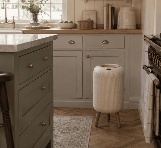 Smart Motion Sensor Bin — Automatic Lid for Touch-Free Hygiene.